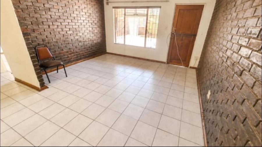 2 Bedroom Property for Sale in Rustenburg Central North West